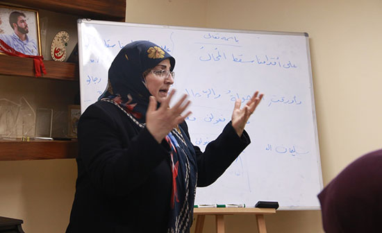 مركز المطالعة واكاديمية ابداع يفتتحان دورة الشعر في حارة حريك مركز المطالعة واكاديمية ابداع يفتتحان دورة الشعر في حارة حريك