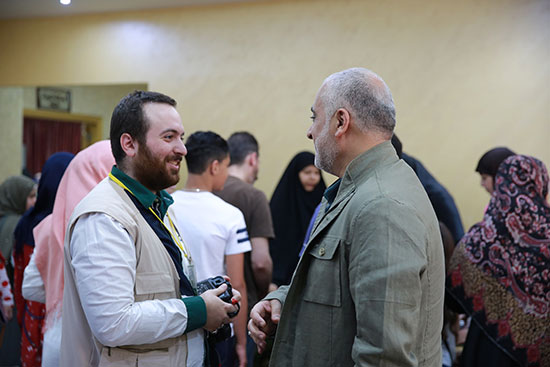 وطن المقاومة مرسم فني أضاء باللون عيد التحرير في برج البراجنة 