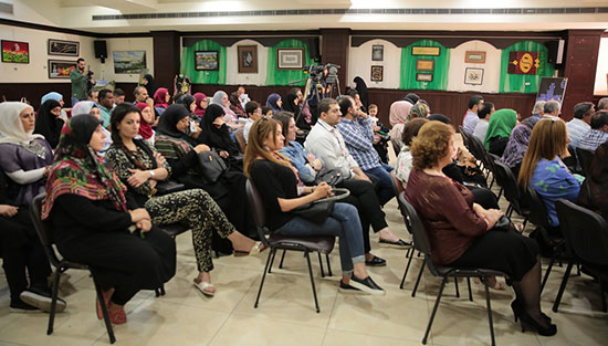 حروف من ذهب القصيدة والخط في الفنون الرمضانية حروف من ذهب القصيدة والخط في الفنون الرمضانية