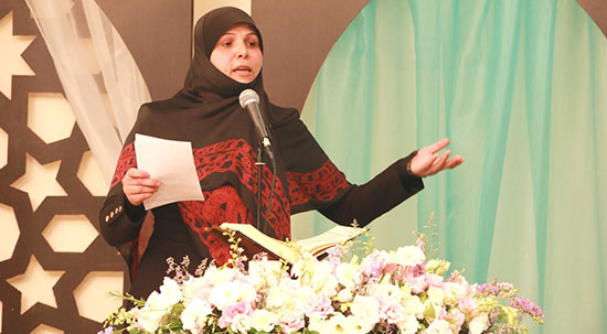 حروف من ذهب القصيدة والخط في الفنون الرمضانية حروف من ذهب القصيدة والخط في الفنون الرمضانية
