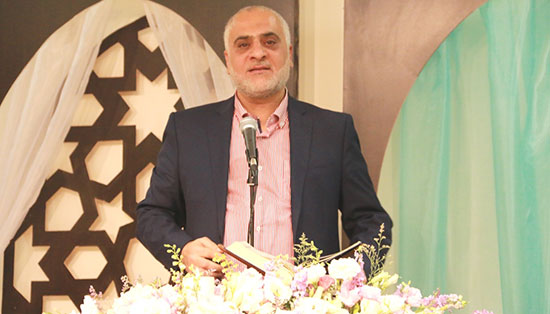 حروف من ذهب القصيدة والخط في الفنون الرمضانية حروف من ذهب القصيدة والخط في الفنون الرمضانية