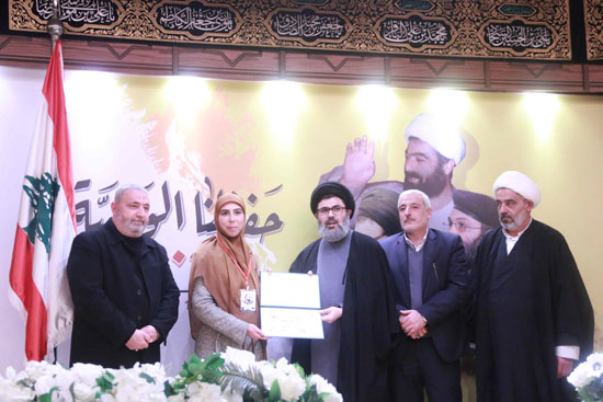 صفي الدين كرّم الفائزين والمشاركين بجائزة شيخ الشهداء في جبشيت صفي الدين كرّم الفائزين والمشاركين بجائزة شيخ الشهداء في جبشيت