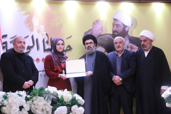 صفي الدين كرّم الفائزين والمشاركين بجائزة شيخ الشهداء في جبشيت صفي الدين كرّم الفائزين والمشاركين بجائزة شيخ الشهداء في جبشيت