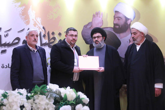 صفي الدين كرّم الفائزين والمشاركين بجائزة شيخ الشهداء في جبشيت صفي الدين كرّم الفائزين والمشاركين بجائزة شيخ الشهداء في جبشيت
