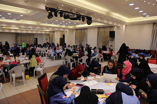 مرسم وطن المقاومة الخامس الفن كما الحب لا يعرف عمراً