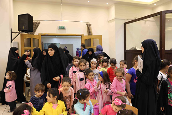 مرسم وطن المقاومة الخامس الفن كما الحب لا يعرف عمراً