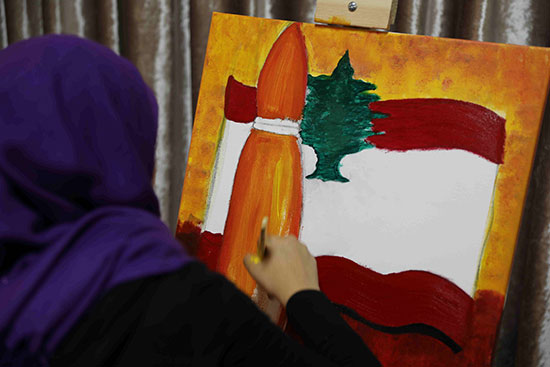 مرسم وطن المقاومة الخامس الفن كما الحب لا يعرف عمراً