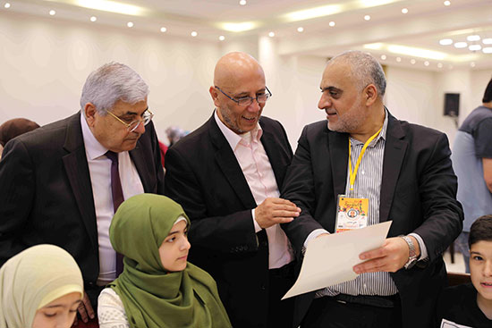 مرسم وطن المقاومة الخامس الفن كما الحب لا يعرف عمراً