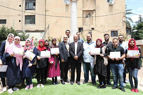 مرسم وطن المقاومة الخامس الفن كما الحب لا يعرف عمراً